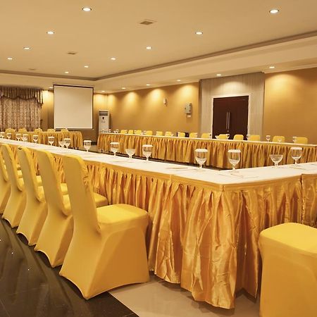 Borneo Emerald Hotel Ketapang  Exterior foto