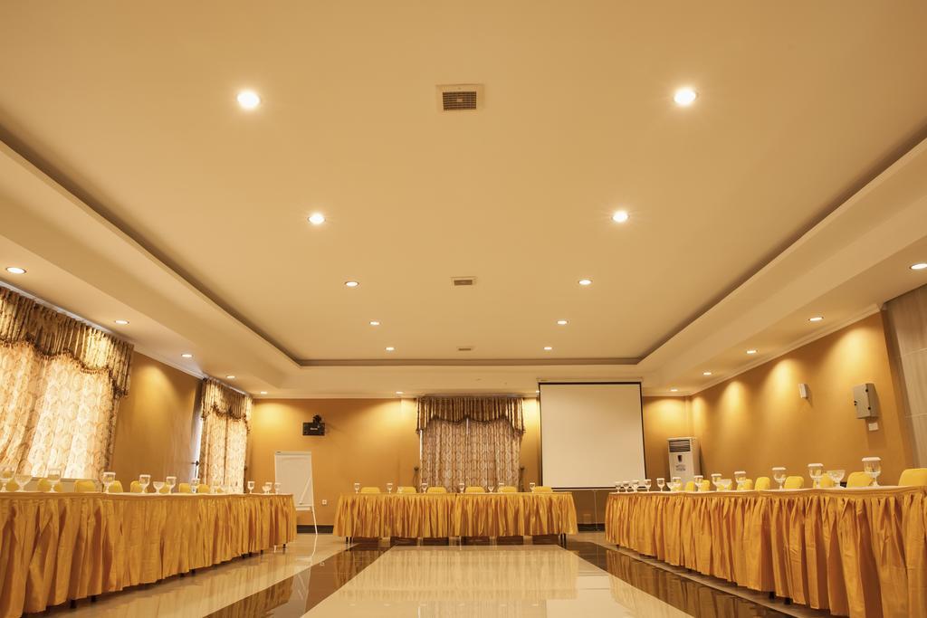 Borneo Emerald Hotel Ketapang  Exterior foto