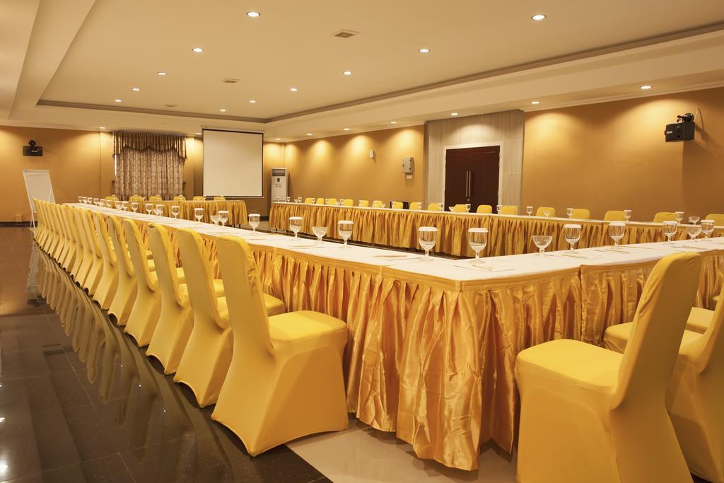 Borneo Emerald Hotel Ketapang  Exterior foto