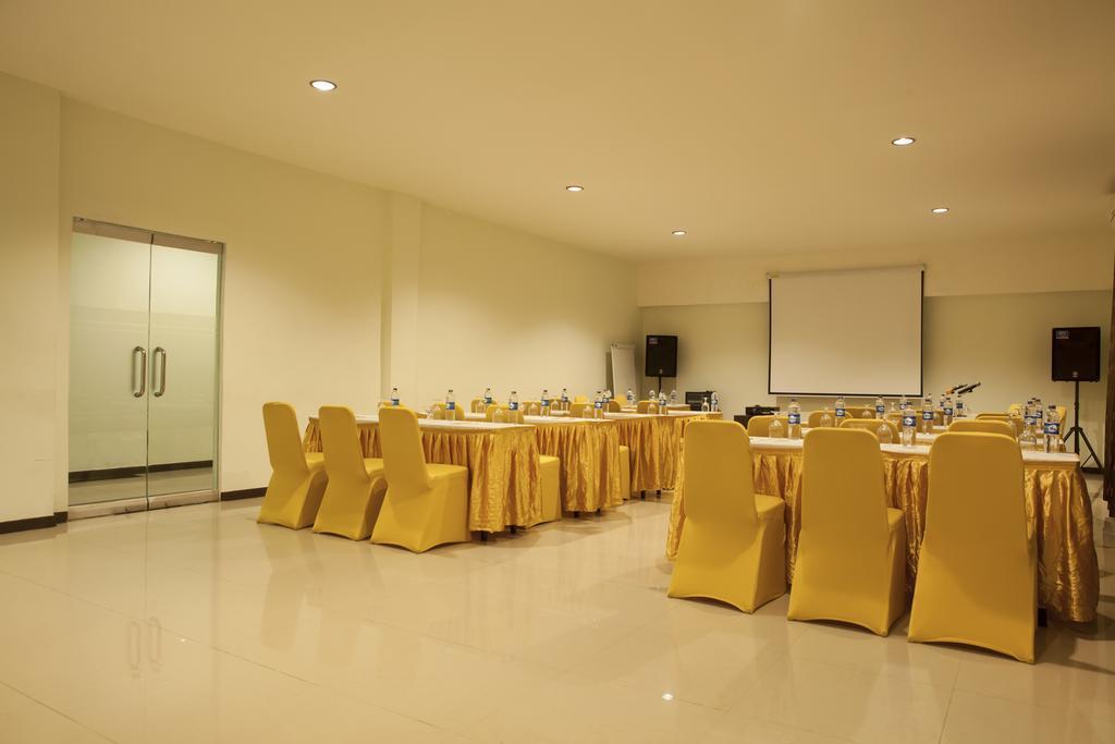 Borneo Emerald Hotel Ketapang  Exterior foto