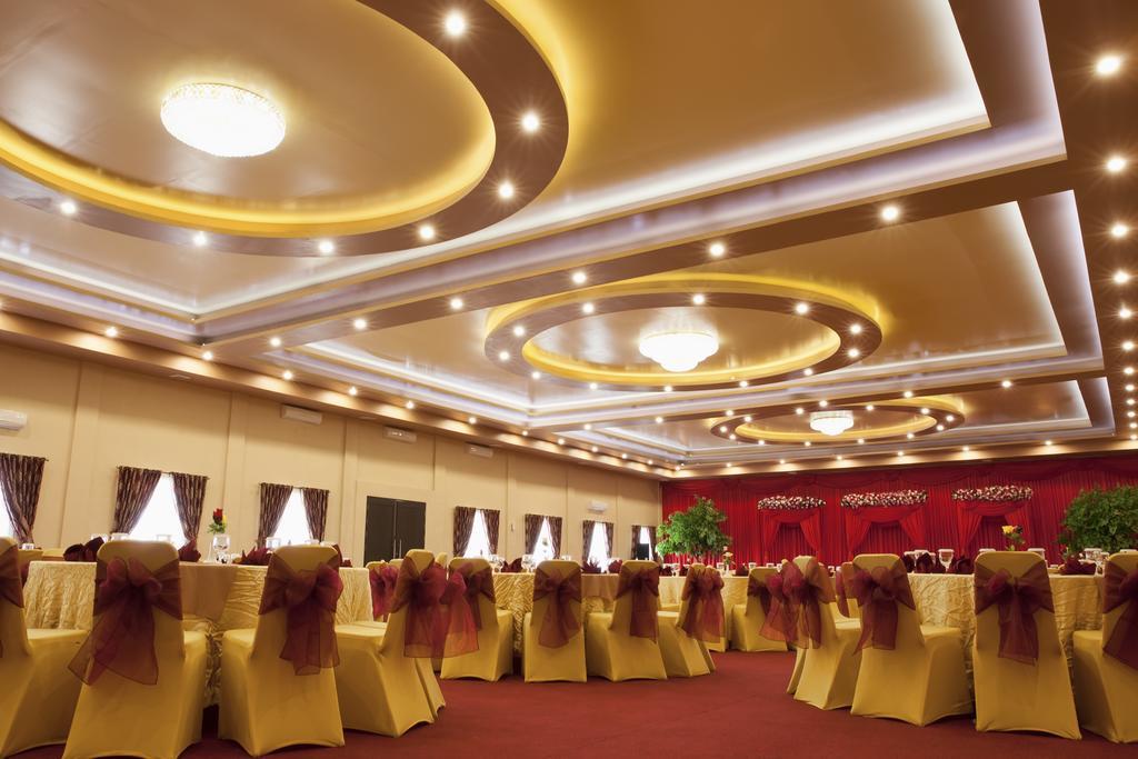 Borneo Emerald Hotel Ketapang  Exterior foto