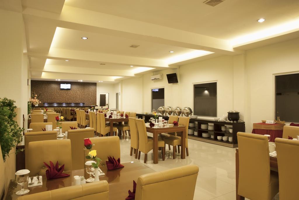 Borneo Emerald Hotel Ketapang  Exterior foto