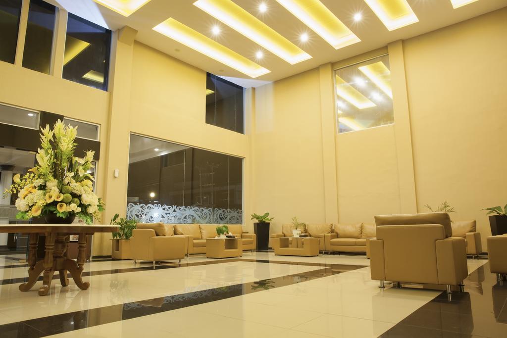 Borneo Emerald Hotel Ketapang  Exterior foto